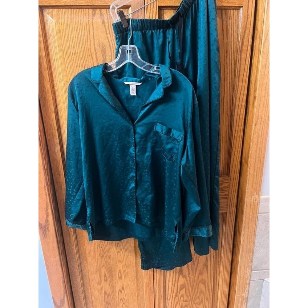 Victoria’s Secret Satin Pajama Set Large Short Teal Star Print Button Up Pants